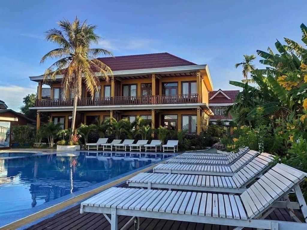 Golden Hotel Dondet Muang Không Екстериор снимка
