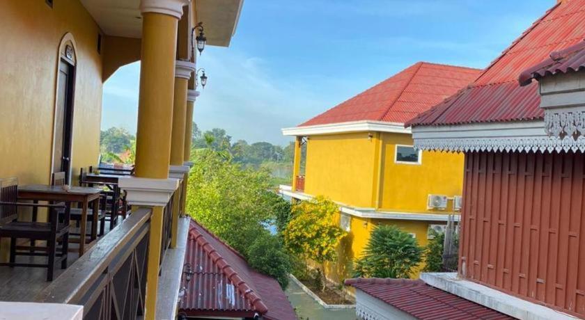 Golden Hotel Dondet Muang Không Екстериор снимка