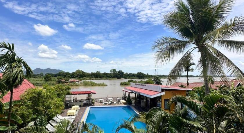 Golden Hotel Dondet Muang Không Екстериор снимка