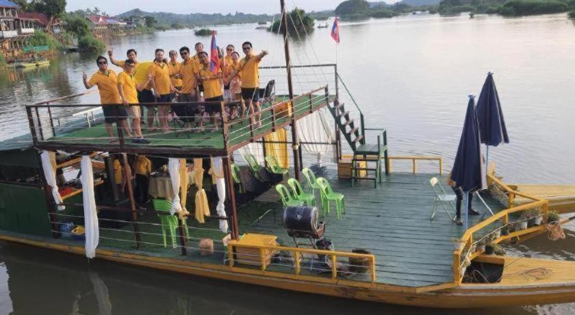Golden Hotel Dondet Muang Không Екстериор снимка