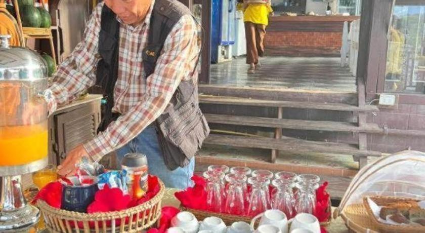 Golden Hotel Dondet Muang Không Екстериор снимка