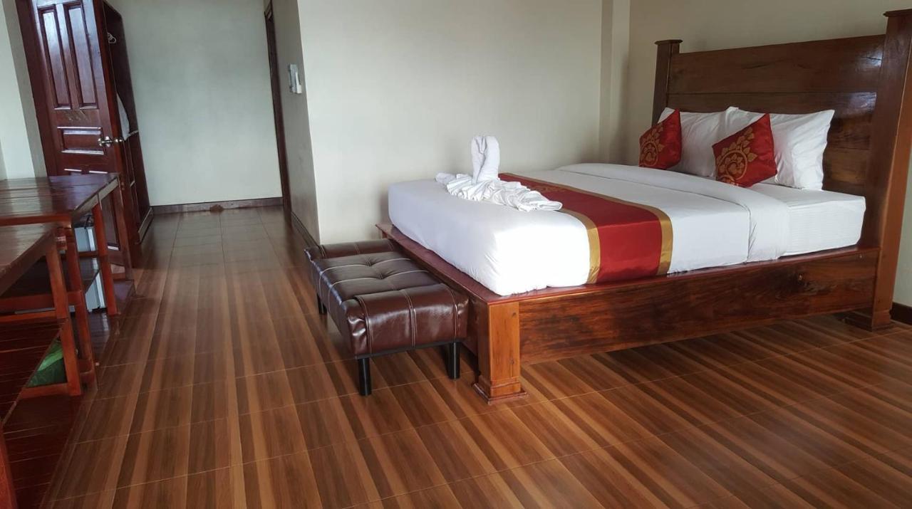 Golden Hotel Dondet Muang Không Екстериор снимка