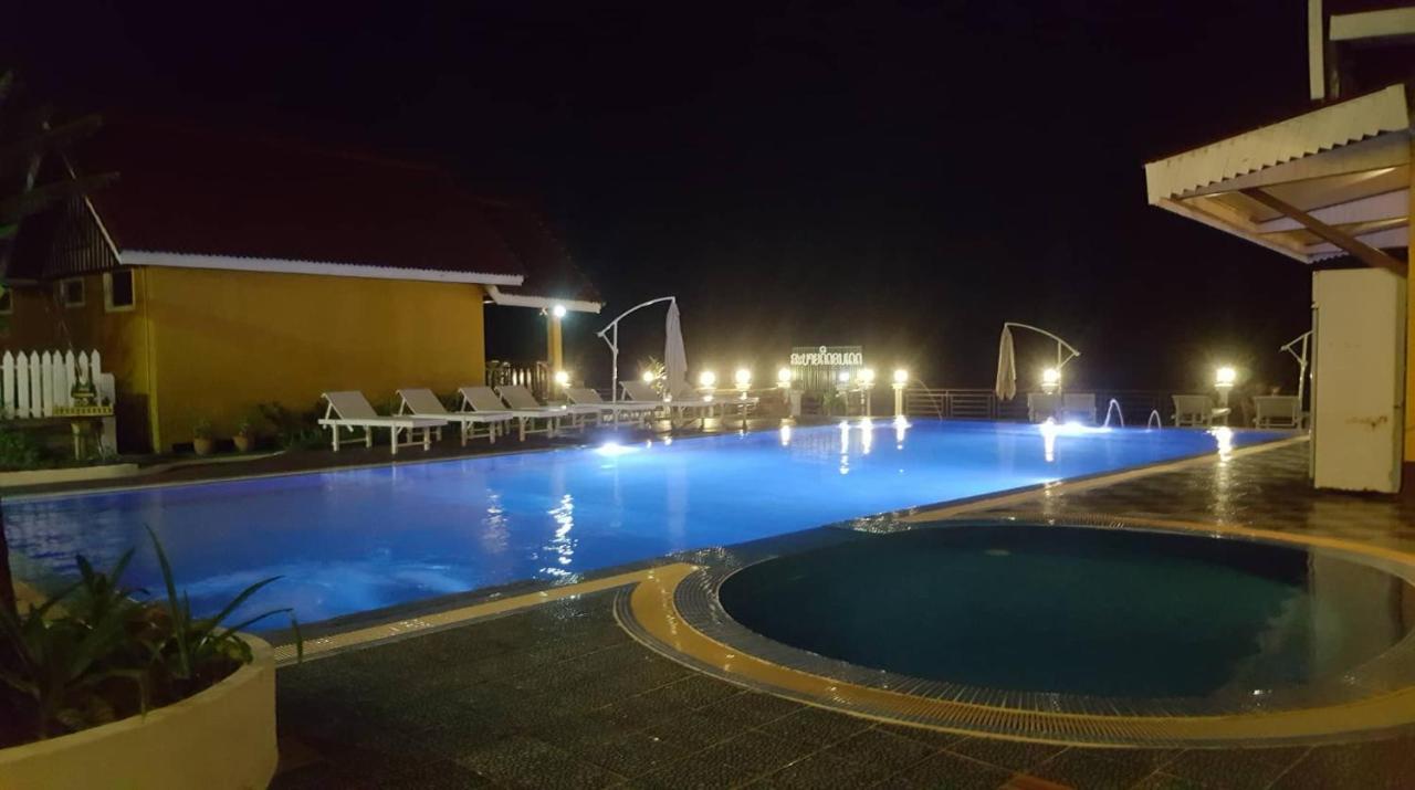Golden Hotel Dondet Muang Không Екстериор снимка