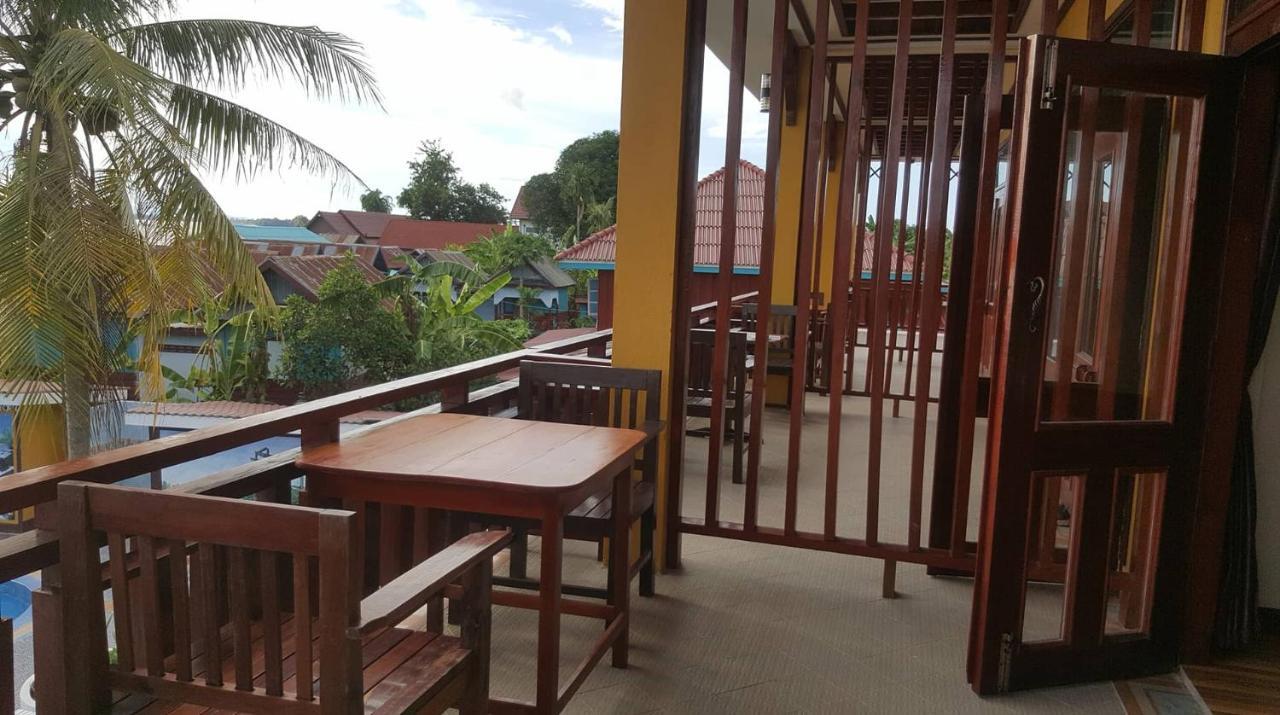 Golden Hotel Dondet Muang Không Екстериор снимка