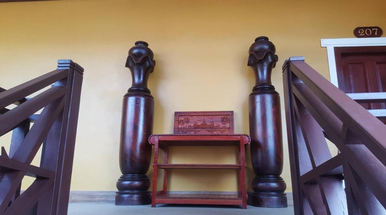 Golden Hotel Dondet Muang Không Екстериор снимка
